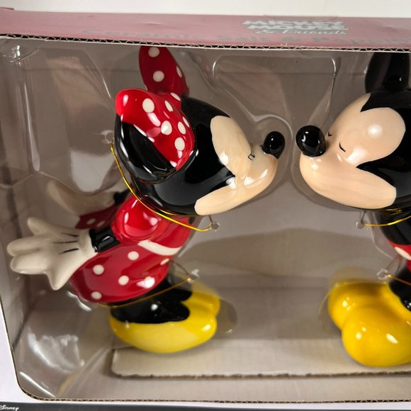 Disney Kissing Mickey Minnie Mouse Ceramic Salt Pepper Shakers Set of 2 - Picture 11 of 14